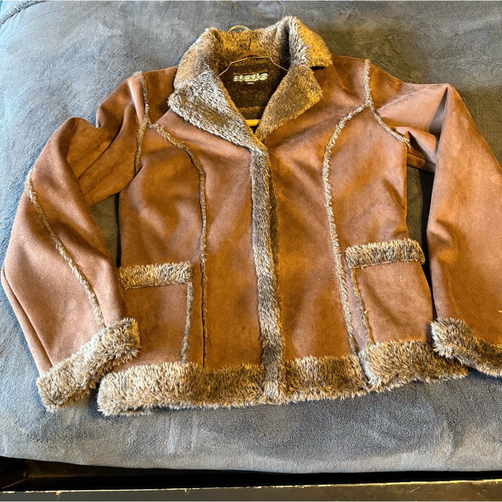 Static Brown faux Fur